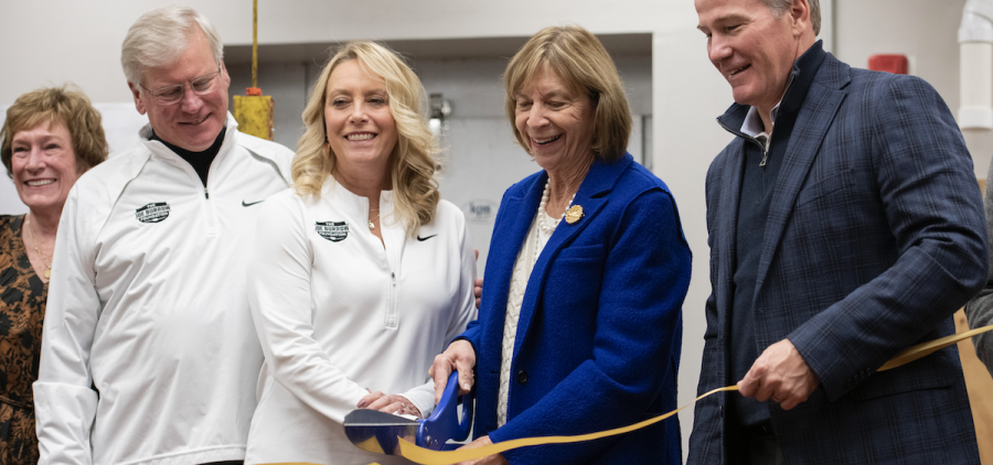 Julie Richardson, Jimmy and Robin Burrow, Fran DeWine, and Jon Husted at the Rescue Kitchen ribbon-cutting ceremony